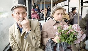 Власти Феодосии решили выяснить число пассажиров-льготников в автобусах