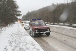 Спасатели отслеживают ситуацию на автодорогах