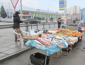 Власти Алушты нашли 37 подлежащих сносу торговых объектов