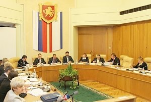 Президиум крымского парламента утвердил образцы наград Республики Крым
