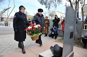 В Крыму установлен памятник погибшему сотруднику спецподразделения "Беркут"