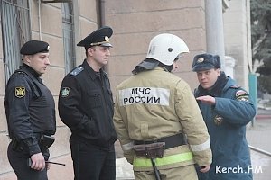 В Керченском суде тренировались тушить пожар