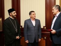 Национально-культурная автономия армян Крыма наградила Сергея Аксёнова золотым знаком