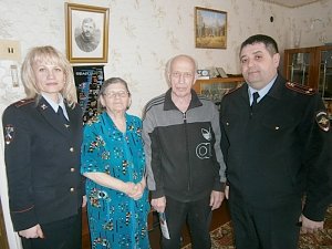 В Саках поздравили ветеранов с Днем защитника Отечества