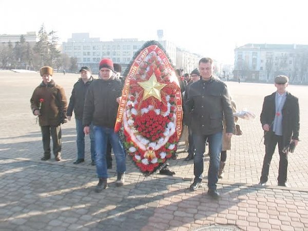 Белгородские коммунисты и их союзники 23 февраля почтили память героев Красной Армии