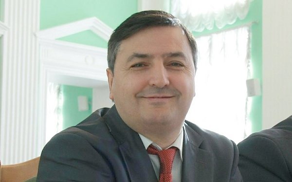 beyvora.ru: Омский губернатор считает, что нельзя увольнять своего зама лишь за то, что он подсудимый по 8 эпизодам махинаций на сумму более 400 млн рублей...