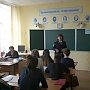 Полицейские провели правовые и профилактические занятия с учениками двух школ Кировского района