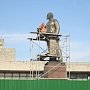 Памятник Ленину в Симферополе проходит все стадии трансформации