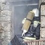 Пожарные вынесли из горящего дома в Севастополе восемь газовых баллонов
