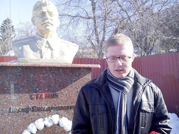 Пензенские коммунисты возложили цветы к памятнику Сталину