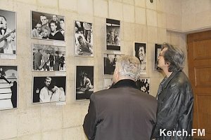 В Керчи открылась фотовыставка «Владимир Высоцкий»