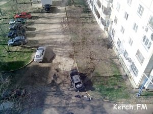 В Керчи в ночное время сожгли автомобиль