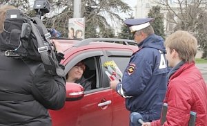 Женщин-водителей поздравляли и напоминали о ПДД