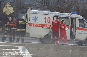 Пожилую женщину спасли в ванной