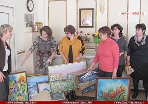 Художники Керчи подарили городу галерею живописи