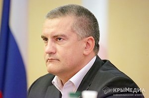 Аксенов о лжи про «Крымскую весну»: У некоторых людей обострения на луну, тем не менее необходимо и совесть иметь