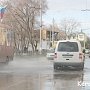В Керчи сразу в двух местах порвало водовод под дорогой