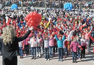 В Симферополе прошёл детский праздник, посвященный Крымской весне