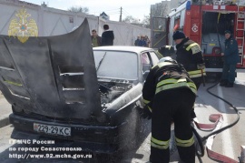 Спасатели ликвидировали пожар в автомобиле