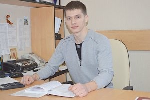 Ялтинский участковый обезвредил злоумышленника, напавшего с электрошокером на женщину