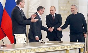 Аксенов поздравил крымчан с днем присоединения к России