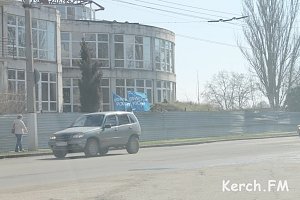 В Керчи проходит автопробег «Национально-освободительное движение»