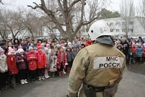 Урок пожарной безопасности от крымских пожарных