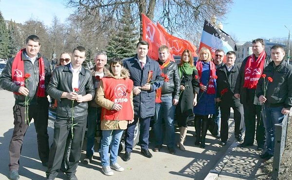 Крым вернулся домой! Олег Лебедев возглавил автопробег тульских коммунистов