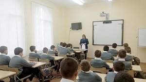 В Севастополе сотрудники полиции рассказали подросткам о вреде употребления наркотиков