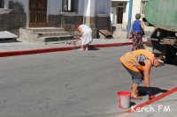 В центре Керчи бардюры останутся красными