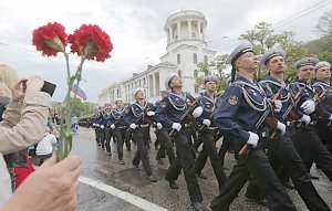 Моряки Черноморского флота в День Победы устроят парады в Севастополе и Керчи