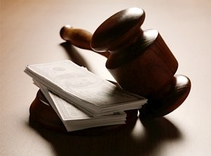 Два жителя Крыма пошли под суд за стотысячные долги по алиментам