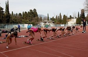 На турнире по легкой атлетике «Крымская весна» определили лучших в беге, прыжках и толкании ядра