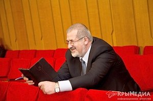 Порошенко включил Чубарова в состав Конституционной комиссии