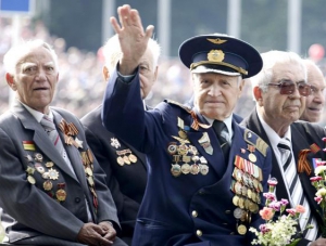 Путин пригласил ветеранов из Крыма на Парад Победы в Столице России