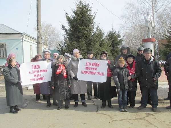 Республика Мордовия. В с.Лямбирь в рамках Всероссийской акции протеста был проведен пикет с целью поддержки закона «О детях войны»