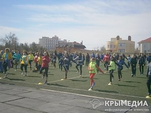 Более 500 евпаторийцев приняли участие в спортивной разминке