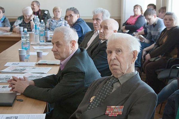 Томские коммунисты провели открытое собрание, посвященное 70-летию Великой Победы