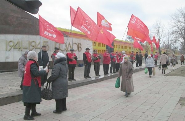 Саратовская область. Коммунисты организовали "Вахту Памяти"