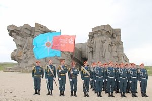 Знамя Победы шагает по крымской земле