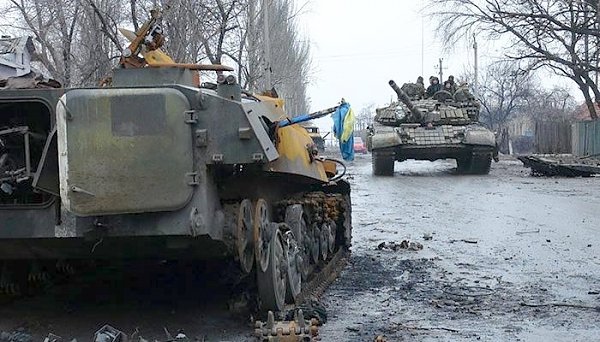 Донбасс на пороге большой войны. Украина саботирует политическую часть Минских соглашений