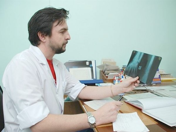 Два десятка медиков присоединились к "итальянской забастовке" врачей в Столице России