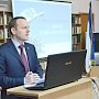Константин Бахарев провел в Симферопольской академической гимназии открытый урок, посвященный Дню Конституции Республики Крым