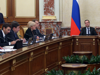 Дмитрий Медведев проведёт совещание об обеспечении устойчивого развития экономики и социальной стабильности в 2015 году