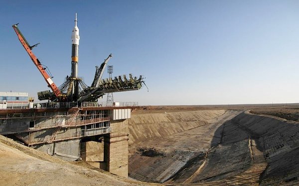 ​Г.А. Зюганов наградил создателей космодрома «Байконур» в связи с 60-летием начала его строительства