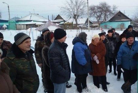 Коммунисты города Обь Новосибирской области вышли на пикет против отмены прямых выборов