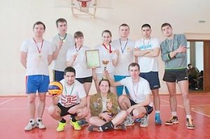 Трудовые отряды Архангельской области «схлестнулись» в турнире по волейболу