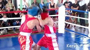 В Керчи состоялся турнир по кикбоксингу и тайскому боксу