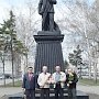 Барнаульские коммунисты в День рождения Ленина провели митинг и возложили цветы к памятникам Ильичу