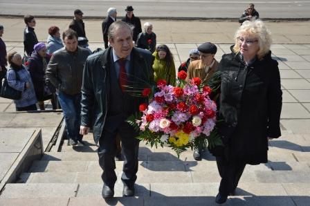 Еврейская автономная область. Возложение цветов к памятнику В.И. Ленина